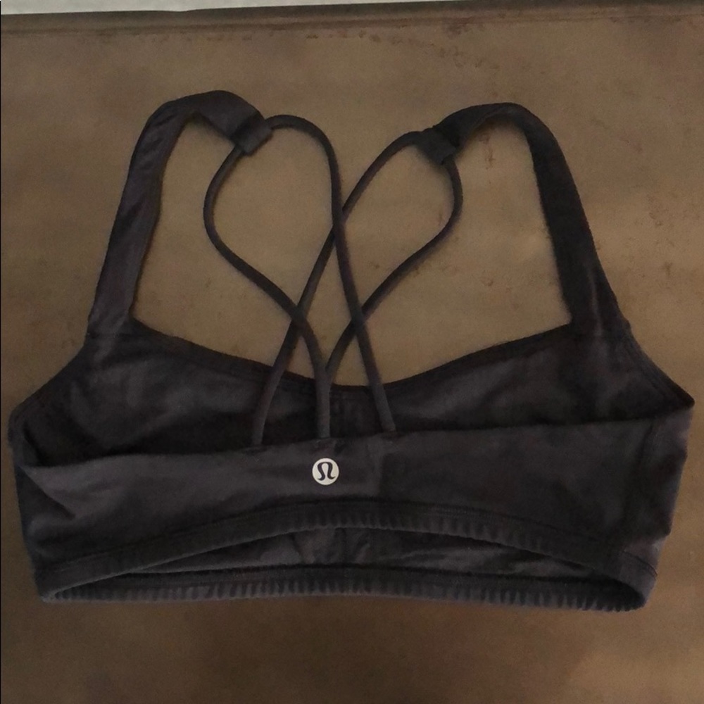 Lululemon sports bra size 4
